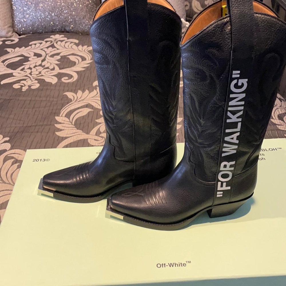 Off-white “FOR WALKING “ western boots